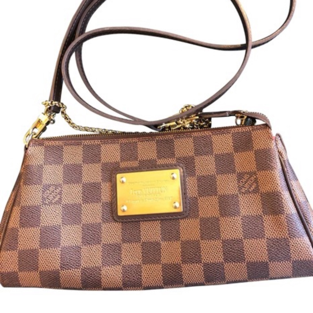 LV cross bag / clutch   Authentic